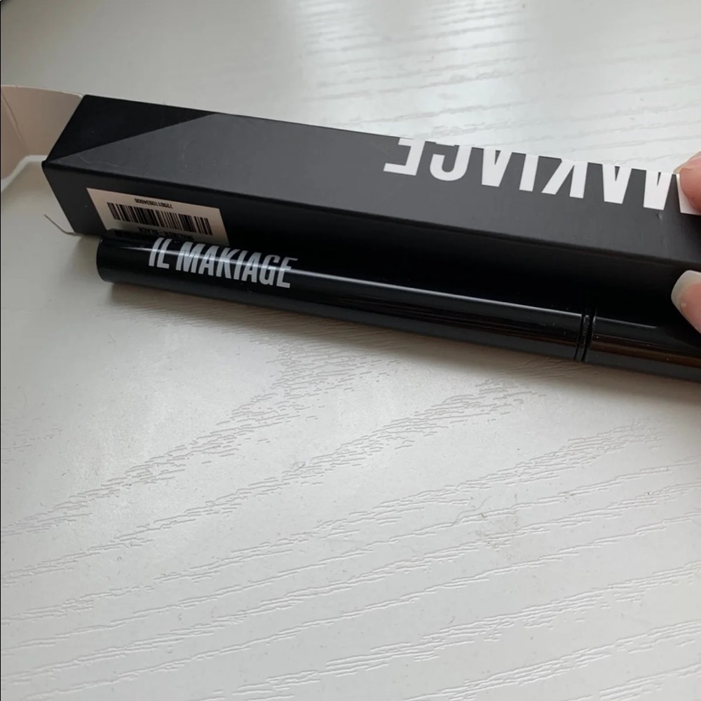 Il Makiage Black Liquid Liner NEW